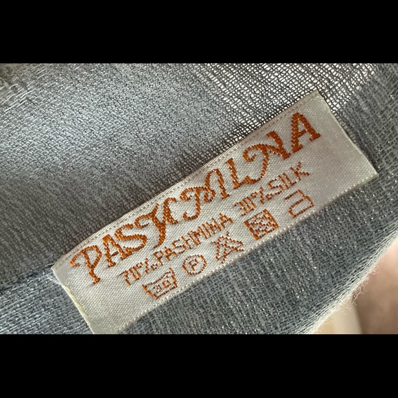 Light Blue Pashmina Wrap - Picture 3 of 4